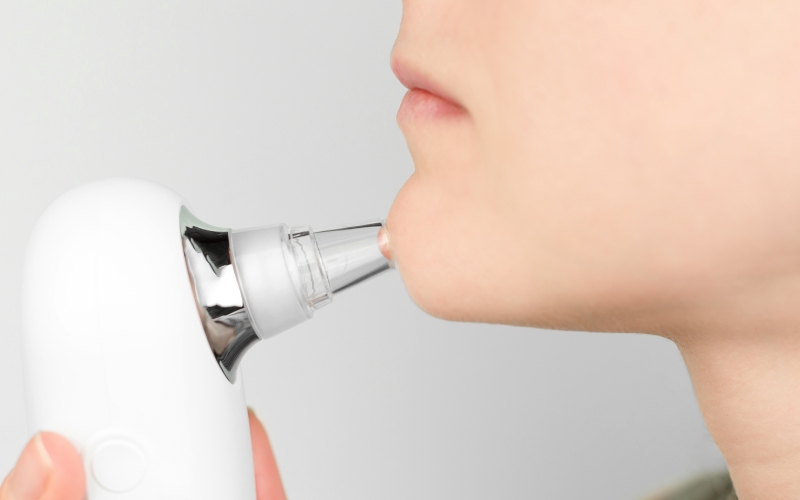 Sử dụng máy hút nhân mụn