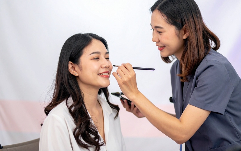 Khi nào nên trang điểm không cần kem lót